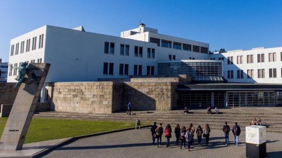 Universidade do Minho lan&ccedil;a minifoguete experimental refor&ccedil;ando aposta no setor aeroespacial