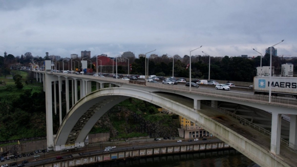 Ponte da Arr&aacute;bida entra em obras ainda no primeiro semestre, aponta Infraestruturas de Portugal