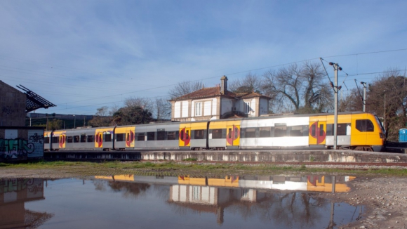 Linha de Leix&otilde;es recebeu mais de 50 mil pessoas no primeiro m&ecirc;s de reativa&ccedil;&atilde;o e vai ter viagens gr&aacute;tis