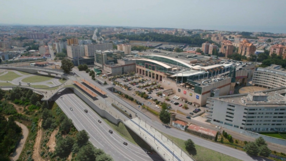 Zona da Arr&aacute;bida em Gaia ter&aacute; um viaduto cicl&aacute;vel e pedonal com liga&ccedil;&atilde;o &agrave; futura esta&ccedil;&atilde;o de metro