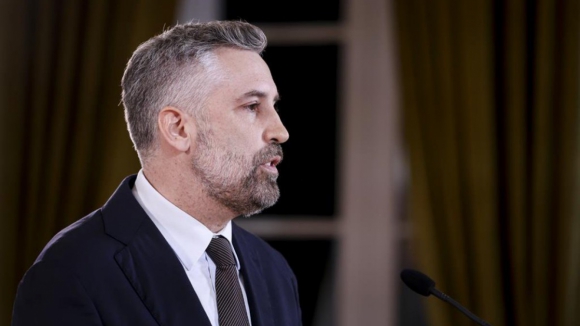 Pedro Nuno desafia Ventura a ter coragem de assumir que prefere Estado Novo &agrave; democracia