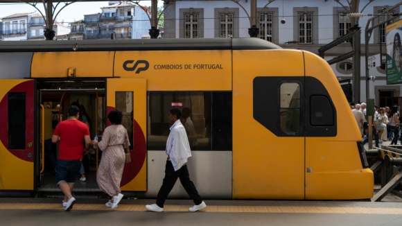 Greve na CP deverá causar "fortes perturbações" na circulação de comboios na segunda-feira