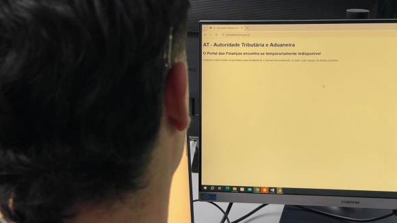 Portal das Finan&ccedil;as 'em baixo' e decorrem trabalhos para repor sistema