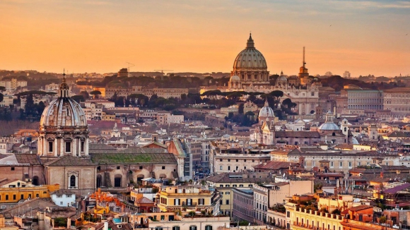 Meia centena de crian&ccedil;as do Norte do pa&iacute;s retidas em Roma ap&oacute;s cancelamento do voo