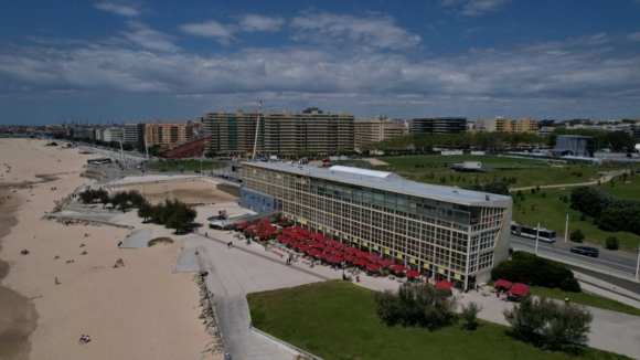 Comerciantes do Edif&iacute;cio Transparente defendem que futuro n&atilde;o passa pela demoli&ccedil;&atilde;o