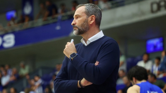 Fernando S&aacute;:&nbsp;&ldquo;Temos de nos manter com os p&eacute;s bem assentes no ch&atilde;o&rdquo;