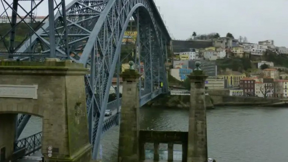 Jovem desaparecido no rio Douro ap&oacute;s saltar da ponte Lu&iacute;s I no Porto