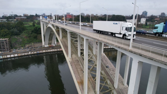 Candidato Ant&oacute;nio Ara&uacute;jo quer t&uacute;nel subaqu&aacute;tico entre Porto e Gaia para aliviar tr&acirc;nsito
