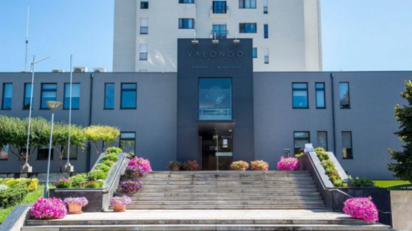 Valongo quer remo&ccedil;&atilde;o urgente de bid&otilde;es contendo res&iacute;duos t&oacute;xicos encontrados em mata