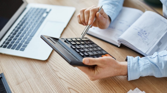 Deco Proteste considera que descida do IRS permite &ldquo;algum al&iacute;vio&rdquo; no or&ccedil;amento das fam&iacute;lias