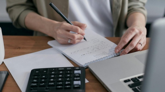 Isen&ccedil;&atilde;o de mais-valias no IRS s&oacute; se aplica com cr&eacute;dito obtido at&eacute; outubro de 2023