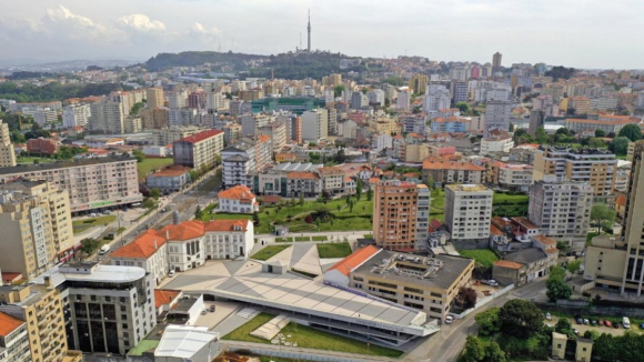 Atual e ex-presidente de duas juntas de Gaia desfiliam-se do PS