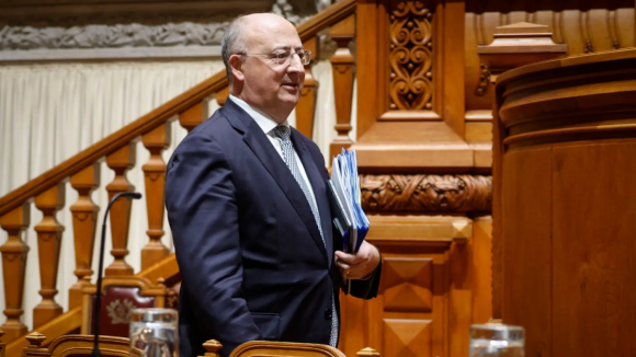 AR aprova audi&ccedil;&atilde;o do ministro da Agricultura sobre crise no Douro e canil de Foz C&ocirc;a