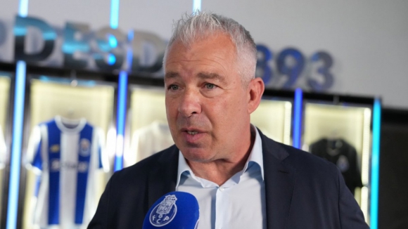 Jorge Costa: "&Eacute; um jogador &agrave; Porto, conhece os valores do clube"