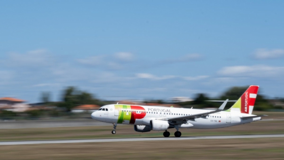 Governo inicia processo de reprivatiza&ccedil;&atilde;o de 49,9% da TAP