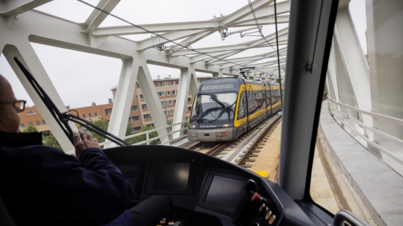 Tr&ecirc;s novas esta&ccedil;&otilde;es do metro captaram 1,7 milh&otilde;es de passageiros num ano