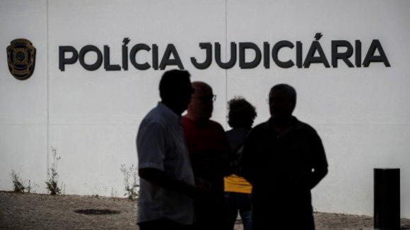 PJ det&eacute;m homem suspeito de participar em assaltos em Amarante em maio de 2024