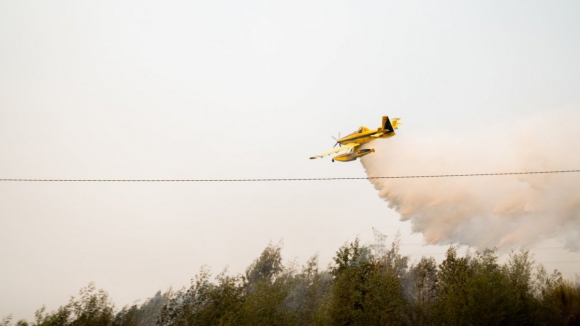 Autarca de Ponte da Barca queixa-se de falta de meios a&eacute;reos no combate ao fogo