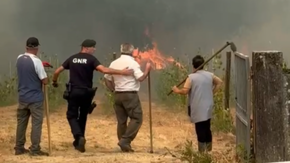 Combate ao fogo em Ponte de Barca refor&ccedil;ado com meios a&eacute;reos espanh&oacute;is