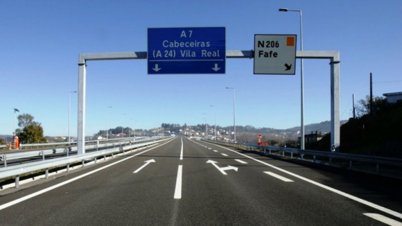 A7 cortada nos dois sentidos em Fafe devido aos inc&ecirc;ndios