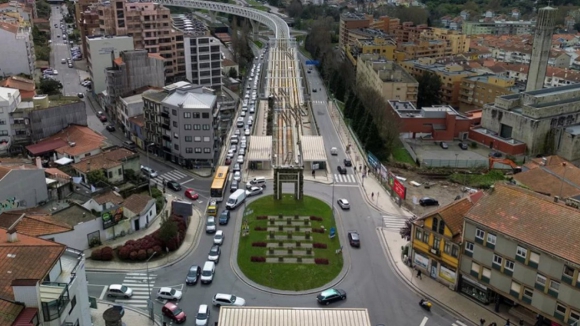 Candidato do PS diz que cons&oacute;rcio do TGV quer fazer 135 demoli&ccedil;&otilde;es em Gaia