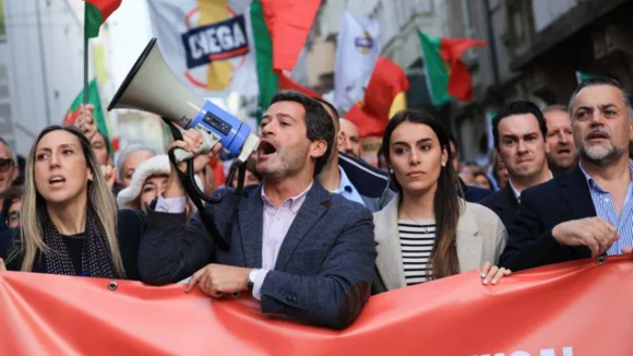 Minist&eacute;rio P&uacute;blico abre inqu&eacute;rito a Andr&eacute; Ventura e Rita Matias