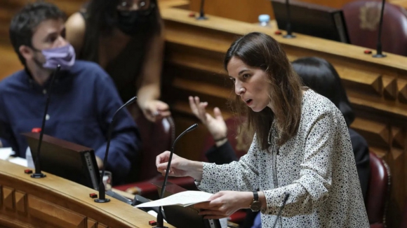 Candidata da CDU ao Porto responsabiliza Governo por mudan&ccedil;as no comboio Celta