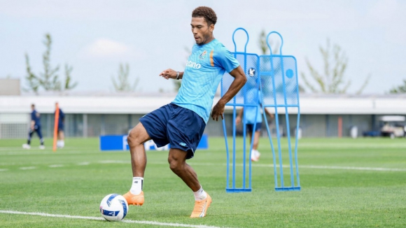 FC Porto:&nbsp;Danny Namaso cedido ao Auxerre