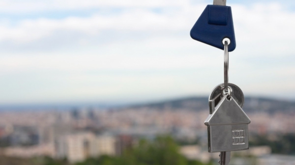 Taxas Euribor a tr&ecirc;s e seis meses recuam e a de 12 meses fica inalterada