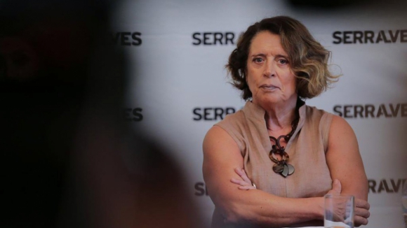 Isabel Pires de Lima renuncia &agrave; presid&ecirc;ncia da Funda&ccedil;&atilde;o de Serralves por falta de "confian&ccedil;a e solidariedade institucional"