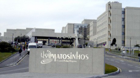 Vereador da CDU entrega peti&ccedil;&atilde;o para regresso do tuk-tuk no hospital em Matosinhos