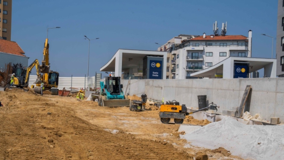 Acesso &agrave; A1 na Rotunda de Santo Ov&iacute;dio reabre na ter&ccedil;a-feira
