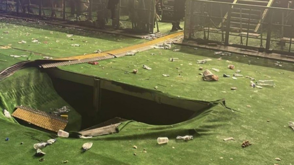 Estrutura frente ao palco cedeu em incidente sem feridos no Mateus Fest em Viseu