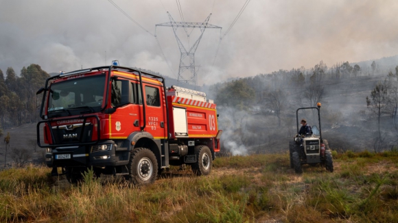 PCP quer aumentar apoios para agricultores afetados pelos inc&ecirc;ndios e refor&ccedil;ar direitos dos bombeiros