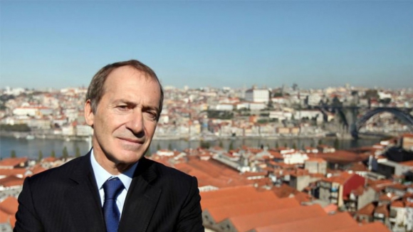 Menezes anuncia plano para desenvolver Gaia at&eacute; 2030 e investir na educa&ccedil;&atilde;o