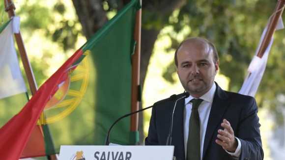 Miguel Corte-Real prop&otilde;e pagar as propinas aos alunos residentes no Porto