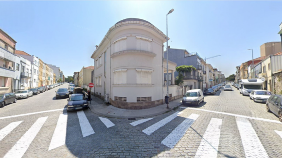 Circula&ccedil;&atilde;o alterada entre as ruas Pedro Ivo e Antero de Quental no Porto