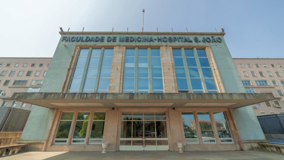 Candidatos ao curso de Medicina na U.Porto confessam-se lesados