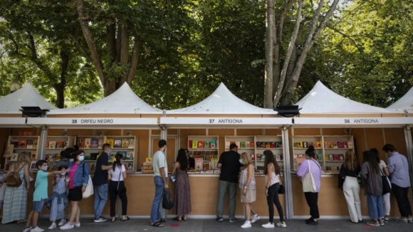 Feira do Livro do Porto supera maior aflu&ecirc;ncia de sempre com mais de 254 mil visitantes