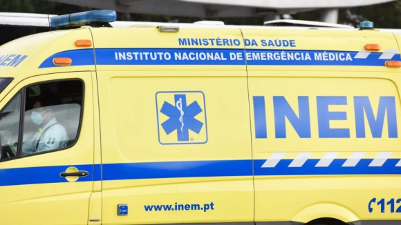 Acidente corta EN-102 junto a Torre de Moncorvo