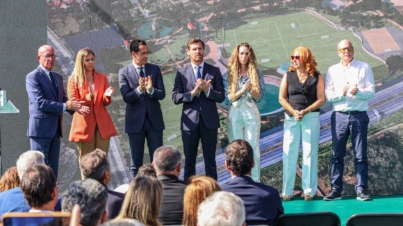 FC Porto (Clube):&nbsp;Diogo Jota homenageado na academia da AF Porto