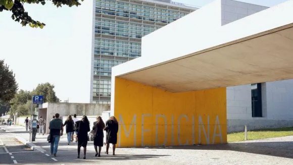 Minist&eacute;rio P&uacute;blico abriu inqu&eacute;rito relacionado com acesso especial a Medicina no Porto
