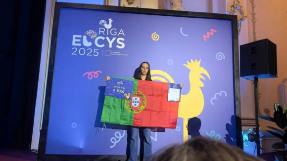 Aluna do Porto ganha medalha de prata no Concurso Europeu para Jovens Cientistas