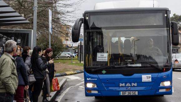 Transportes Metropolitanos do Porto come&ccedil;a a instalar c&oacute;digos QR com hor&aacute;rios da Unir