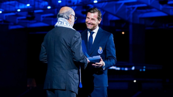 Andr&eacute; Villas-Boas:&nbsp;&ldquo;Agrade&ccedil;o de cora&ccedil;&atilde;o a vossa dedica&ccedil;&atilde;o de corpo e alma &agrave; causa do FC Porto&rdquo;