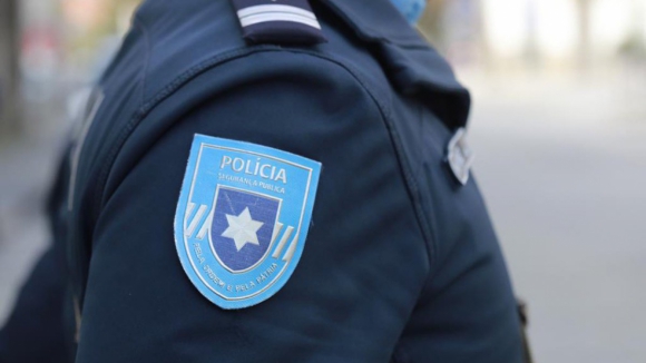 PSP apreende localizadores em viaturas de expositores do Portojoia em Matosinhos