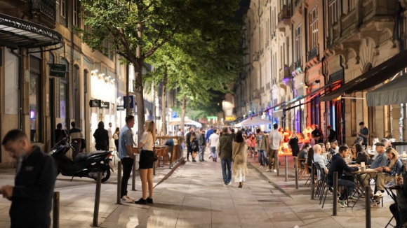 PSP do Porto deteve tr&ecirc;s seguran&ccedil;as privados com armas ilegais na zona da Movida