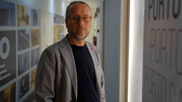 Livre&nbsp;considera que a suspens&atilde;o de obras do metrobus no Porto &ldquo;descredibiliza&rdquo; projeto