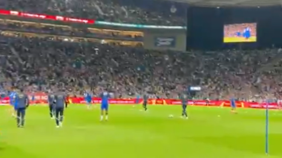 FC Porto: Atletas portistas já pisam o relvado do Dragão para o aquecimento