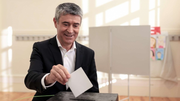 Carneiro apela &agrave; participa&ccedil;&atilde;o em momento &ldquo;decisivo para o futuro&rdquo; do pa&iacute;s